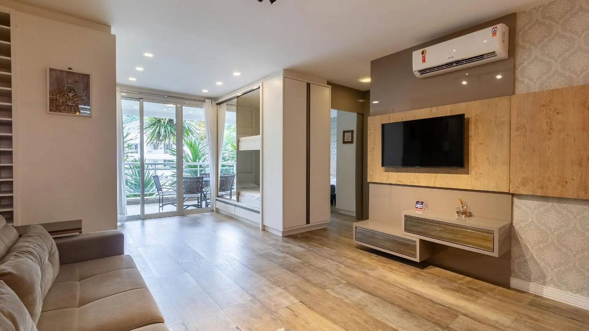 Mhe - Apartamentos Proximos A Praia Floripa/Sc Florianópolis Brasil