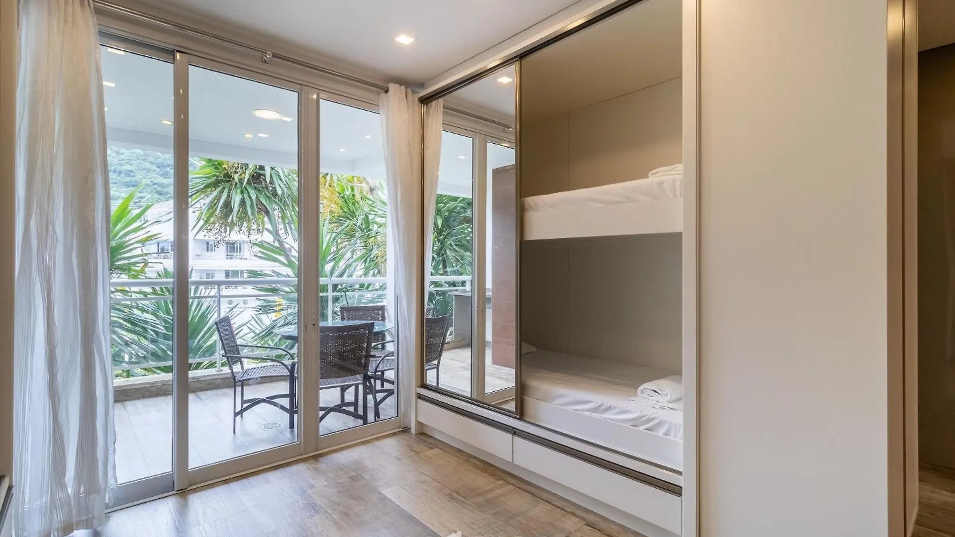 Mhe - Apartamentos Proximos A Praia Floripa/Sc Florianópolis